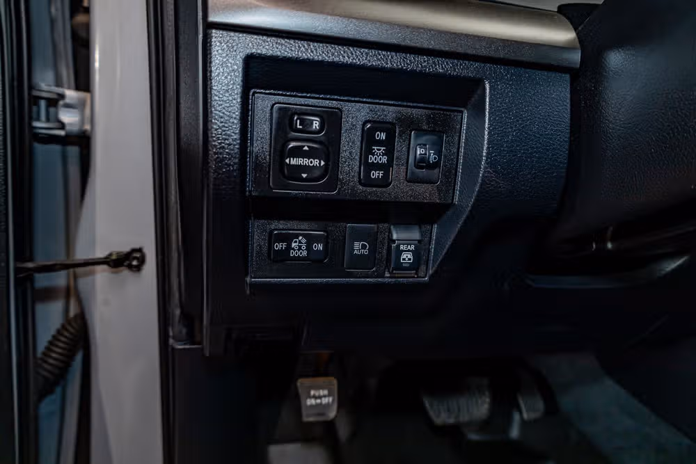 2019 Toyota Tundra SR5 CrewMax Image 16
