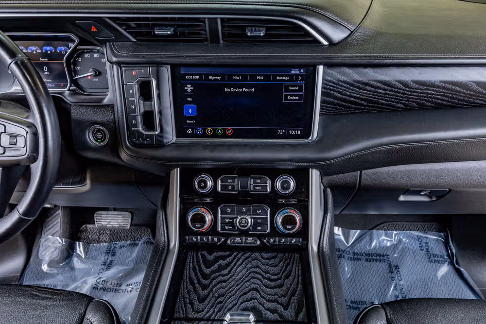 2021 GMC Yukon XL Denali Image 25