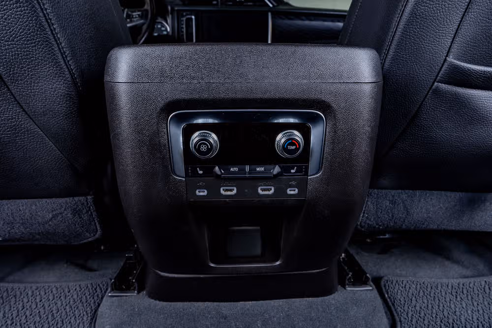 2021 GMC Yukon XL Denali Image 34