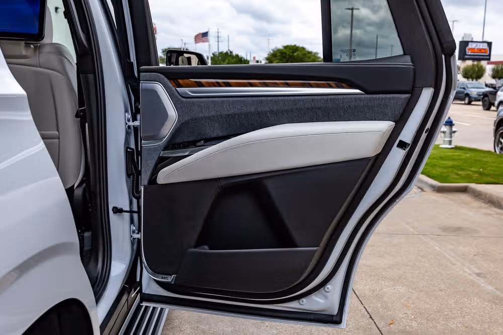 2026 Cadillac Escalade Platinum Sport Image 41