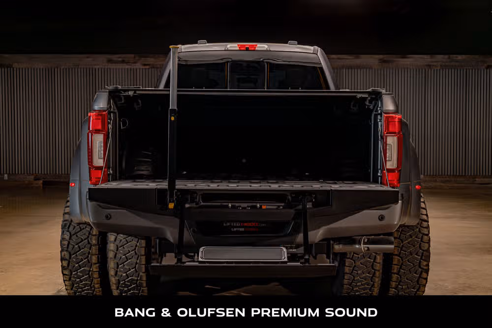 2022 Ford F-450 Super Duty Platinum Crew Cab Image 9