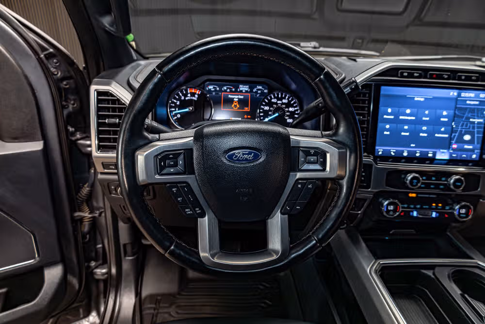 2022 Ford F-450 Super Duty Platinum Crew Cab Image 15