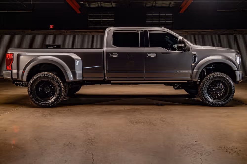2022 Ford F-450 Super Duty Platinum Crew Cab Image 11