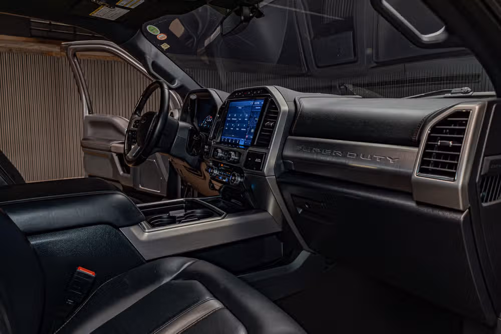 2022 Ford F-450 Super Duty Platinum Crew Cab Image 17
