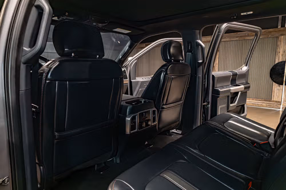 2022 Ford F-450 Super Duty Platinum Crew Cab Image 24