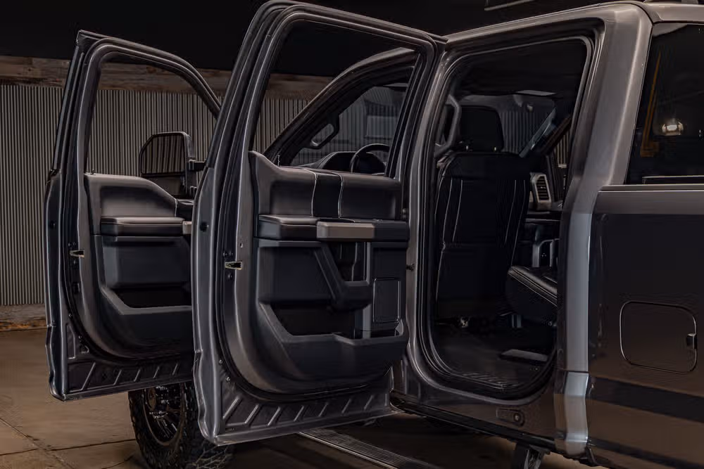 2022 Ford F-450 Super Duty Platinum Crew Cab Image 30