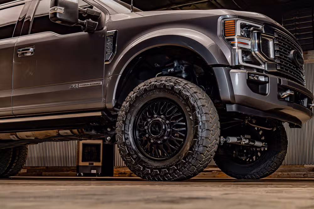 2022 Ford F-450 Super Duty Platinum Crew Cab Image 13