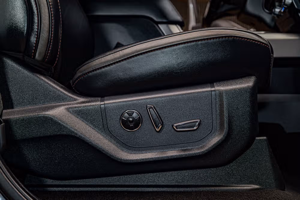 2022 Ford F-450 Super Duty Platinum Crew Cab Image 28