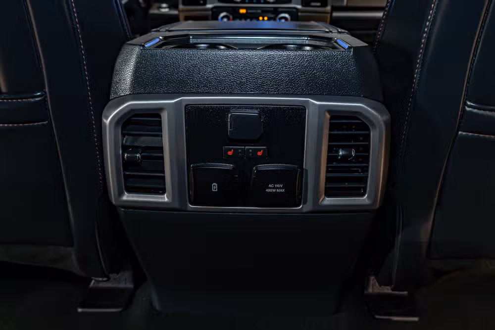 2022 Ford F-450 Super Duty Platinum Crew Cab Image 25
