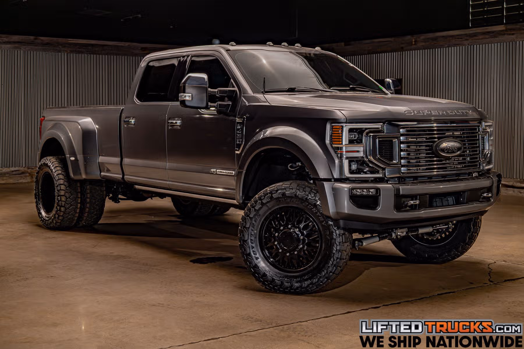 2022 Ford F-450 Super Duty Platinum Crew Cab Image 1