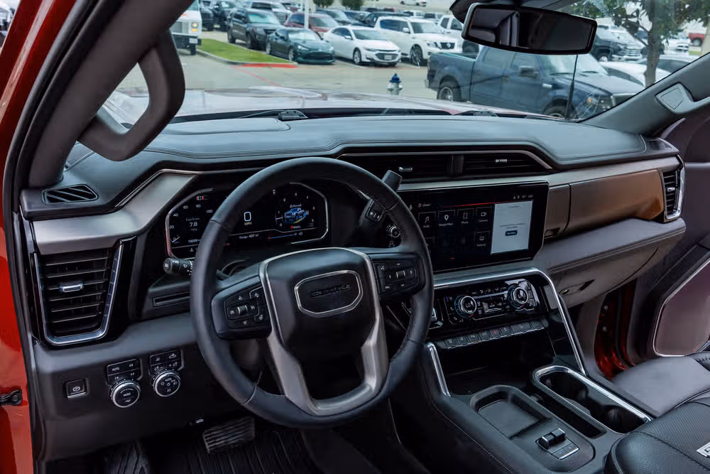 2024 GMC Sierra 2500HD Denali Crew Cab Image 17