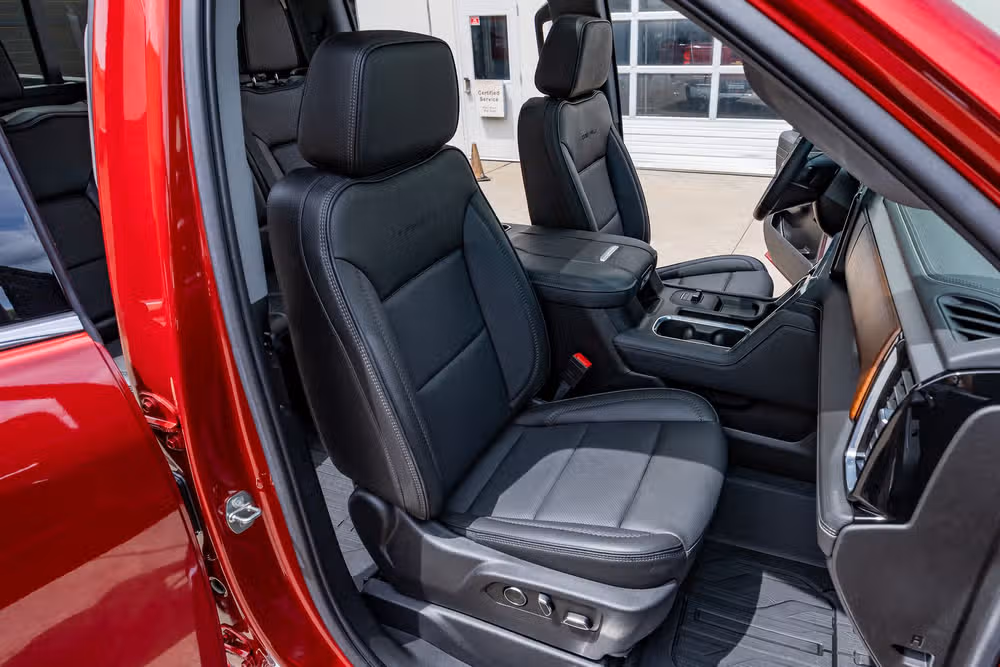 2024 GMC Sierra 2500HD Denali Crew Cab Image 32