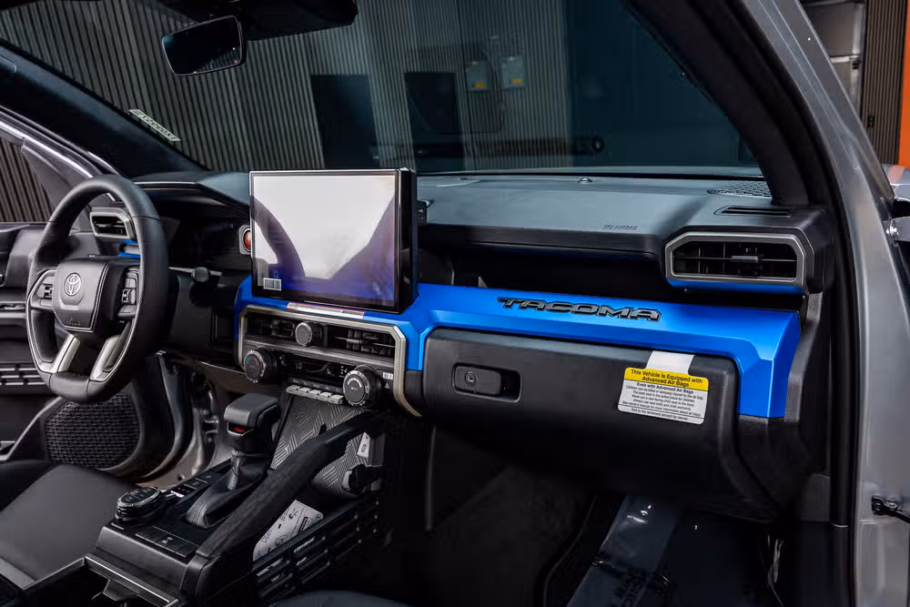 2026 Toyota Tacoma TRD Off-Road HV Double Cab Image 17
