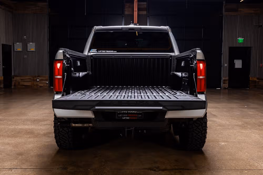 2026 Toyota Tacoma TRD Off-Road HV Double Cab Image 9