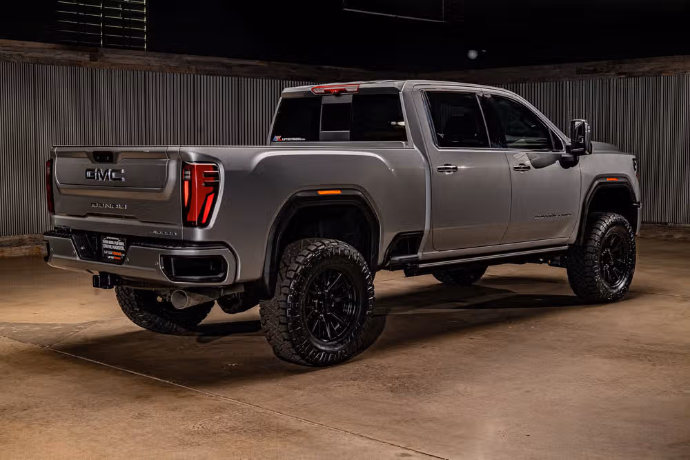 2026 GMC Sierra 3500HD Denali Reserve Crew Cab Image 10