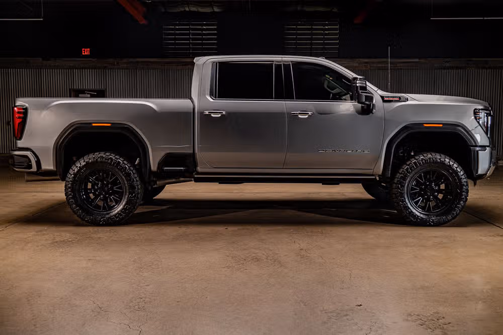 2026 GMC Sierra 3500HD Denali Reserve Crew Cab Image 11