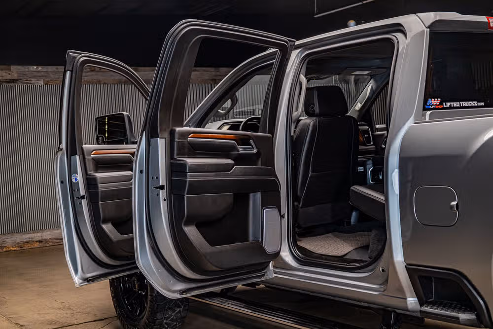 2026 GMC Sierra 3500HD Denali Reserve Crew Cab Image 31