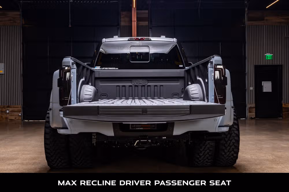 2026 Ford F-350 Super Duty Platinum Crew Cab Image 9