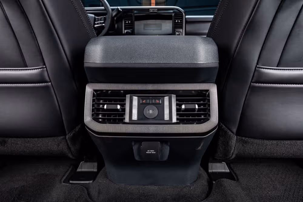 2026 Ford F-350 Super Duty Platinum Crew Cab Image 36