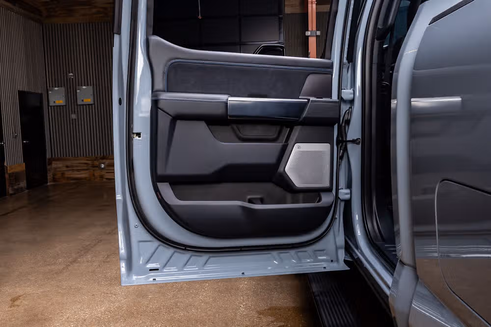 2026 Ford F-350 Super Duty Platinum Crew Cab Image 41