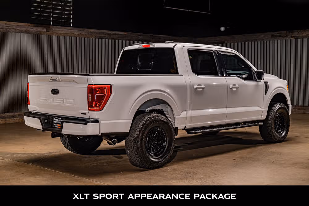 2023 Ford F-150 XLT SuperCrew Image 9