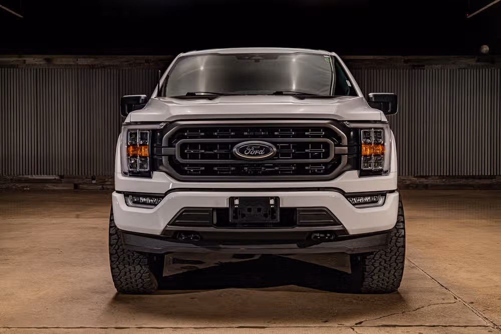 2023 Ford F-150 XLT SuperCrew Image 2