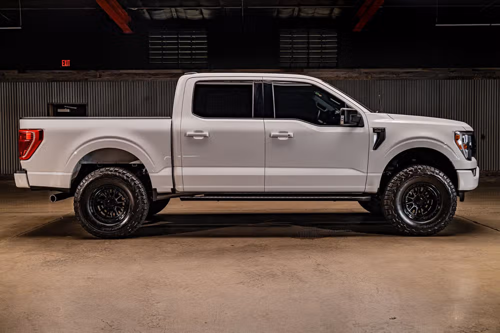 2023 Ford F-150 XLT SuperCrew Image 10