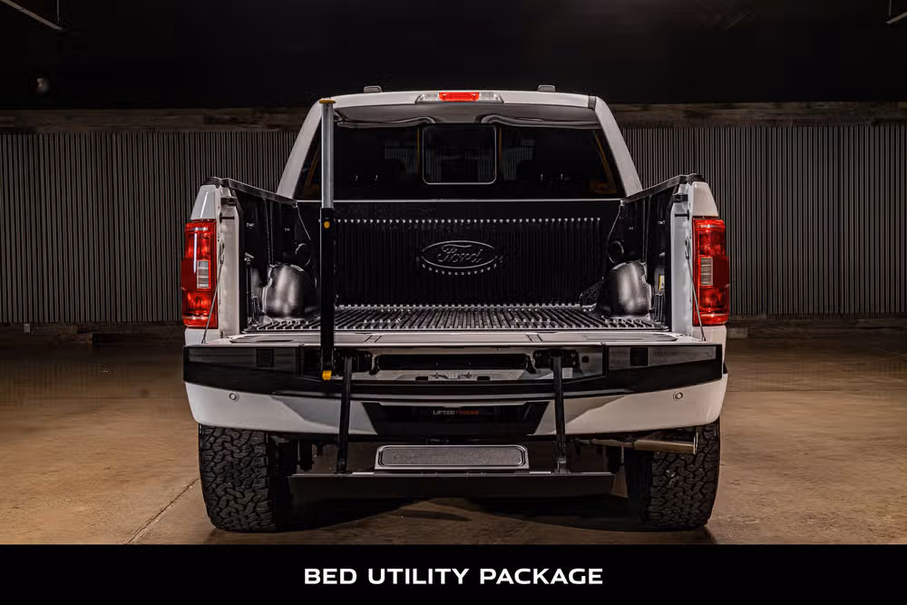 2023 Ford F-150 XLT SuperCrew Image 8