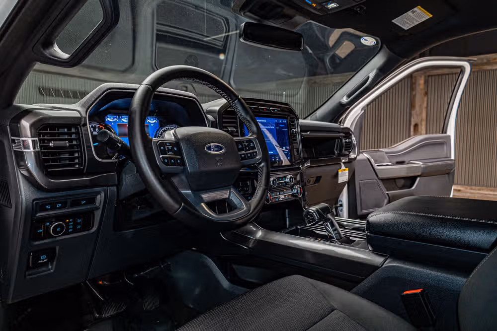2023 Ford F-150 XLT SuperCrew Image 12