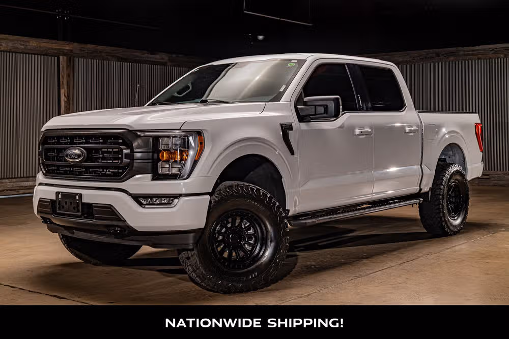 2023 Ford F-150 XLT SuperCrew Image 4