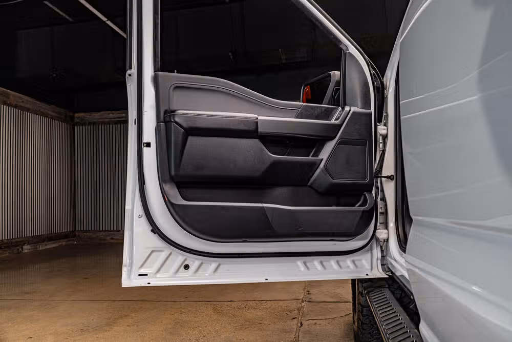 2023 Ford F-150 XLT SuperCrew Image 28