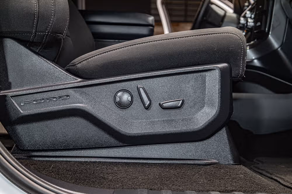2023 Ford F-150 XLT SuperCrew Image 25