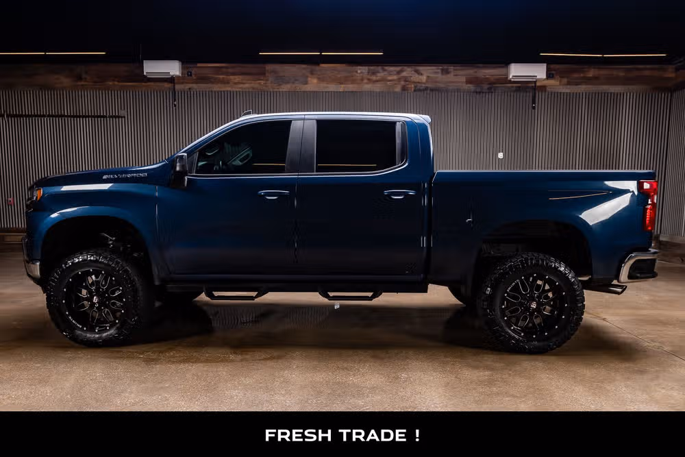 2020 Chevrolet Silverado 1500 LT Crew Cab Image 5