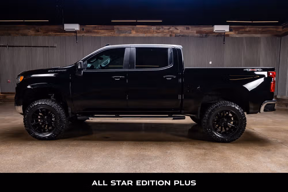 2023 Chevrolet Silverado 1500 LT Crew Cab Image 6