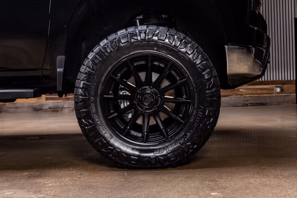 2023 Chevrolet Silverado 1500 LT Crew Cab Image 12