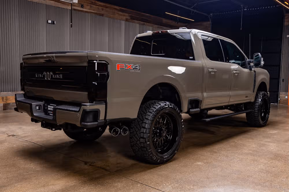 2026 Ford F-350 Super Duty King Ranch Crew Cab Image 10