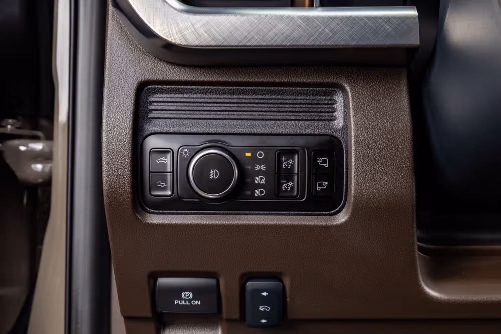 2026 Ford F-350 Super Duty King Ranch Crew Cab Image 22