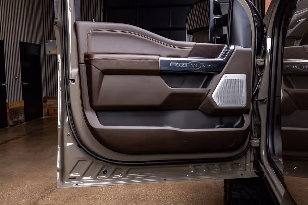 2026 Ford F-350 Super Duty King Ranch Crew Cab Image 36