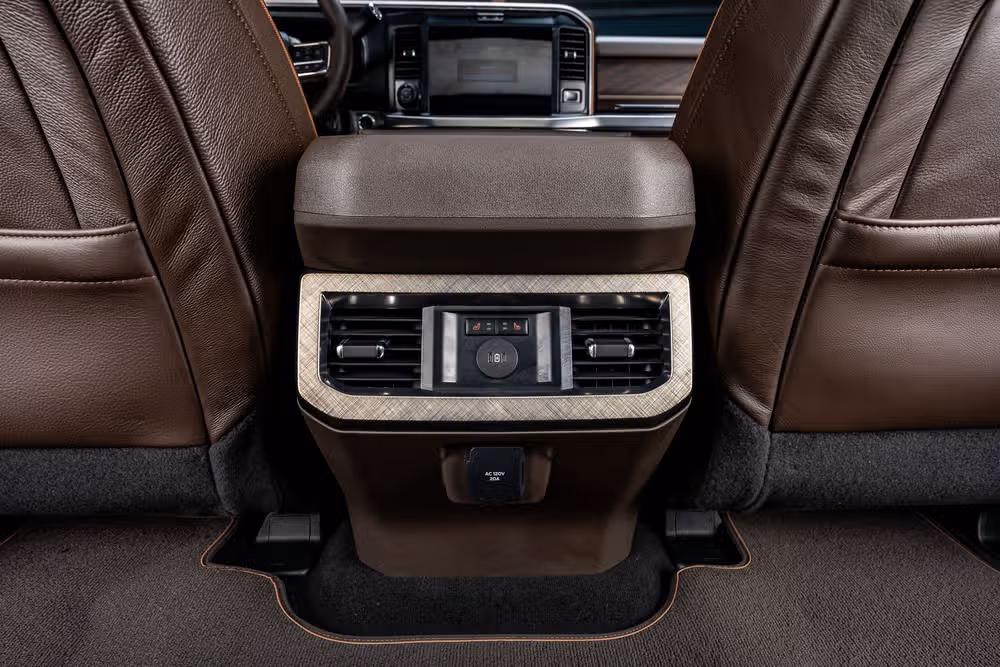 2026 Ford F-350 Super Duty King Ranch Crew Cab Image 33
