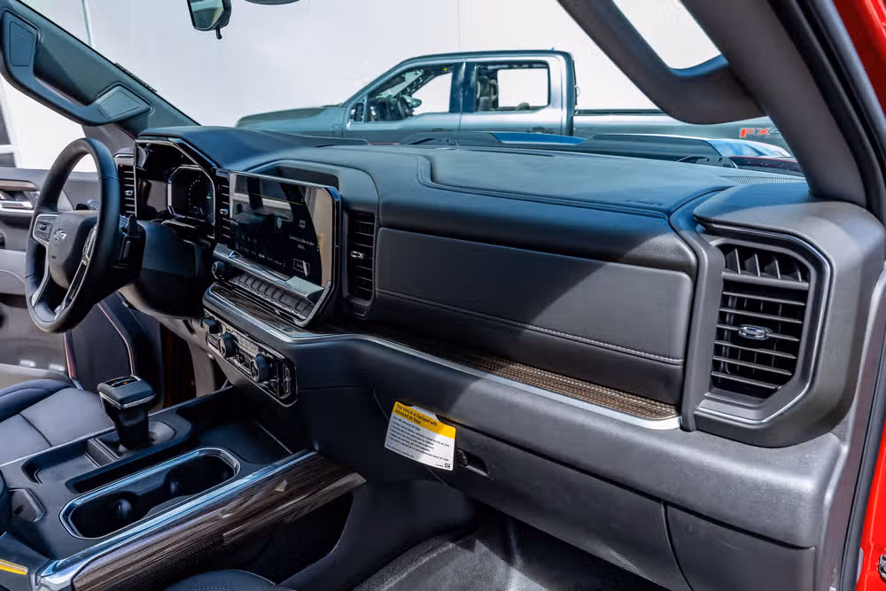 2026 Chevrolet Silverado 1500 LT Trail Boss Crew Cab Image 18