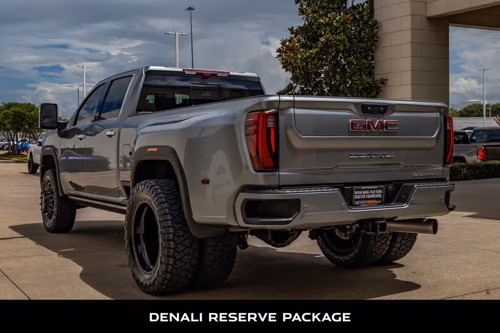 2025 GMC Sierra 3500HD Denali Reserve Crew Cab Image 7