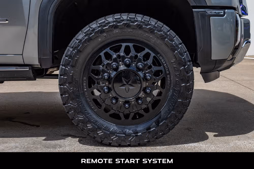 2025 GMC Sierra 3500HD Denali Reserve Crew Cab Image 12