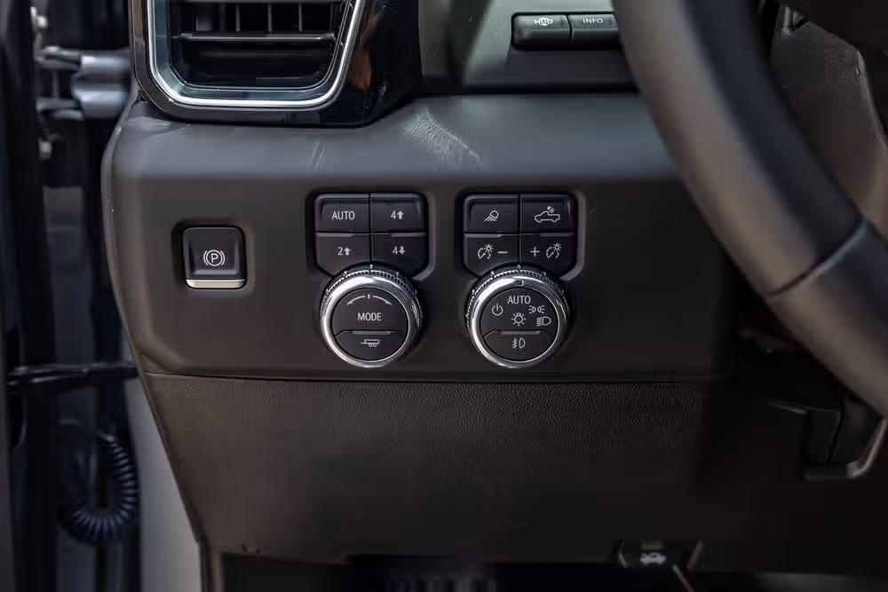 2025 GMC Sierra 3500HD Denali Reserve Crew Cab Image 22
