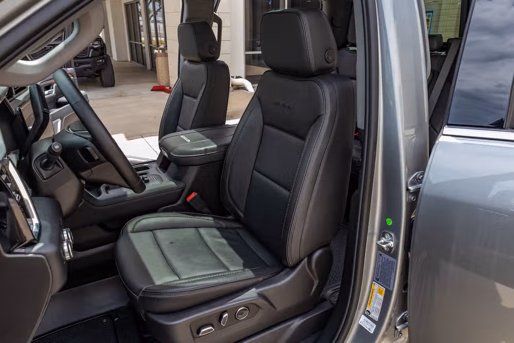 2025 GMC Sierra 3500HD Denali Reserve Crew Cab Image 30
