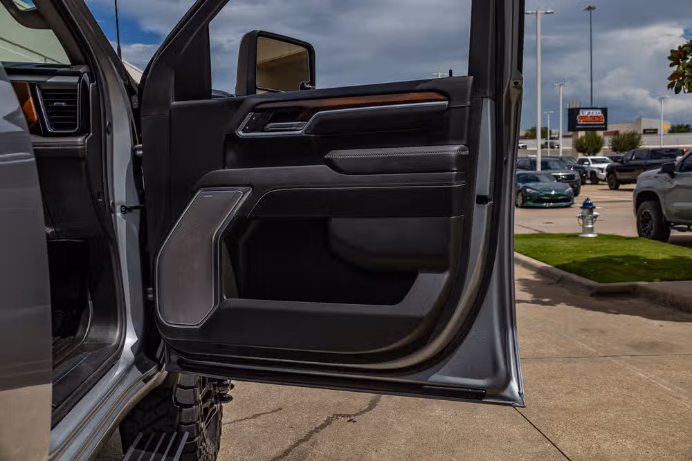 2025 GMC Sierra 3500HD Denali Reserve Crew Cab Image 38