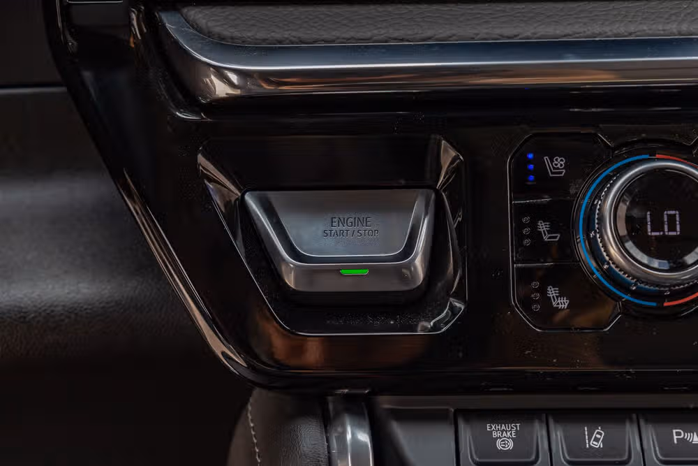 2025 GMC Sierra 3500HD Denali Reserve Crew Cab Image 23