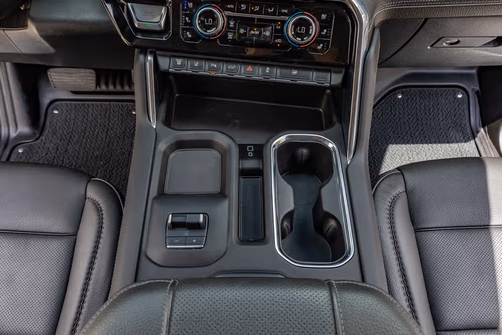 2025 GMC Sierra 3500HD Denali Reserve Crew Cab Image 28