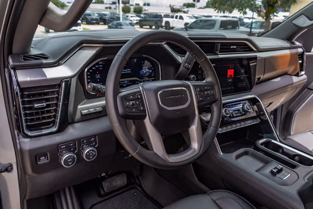 2025 GMC Sierra 3500HD Denali Reserve Crew Cab Image 17