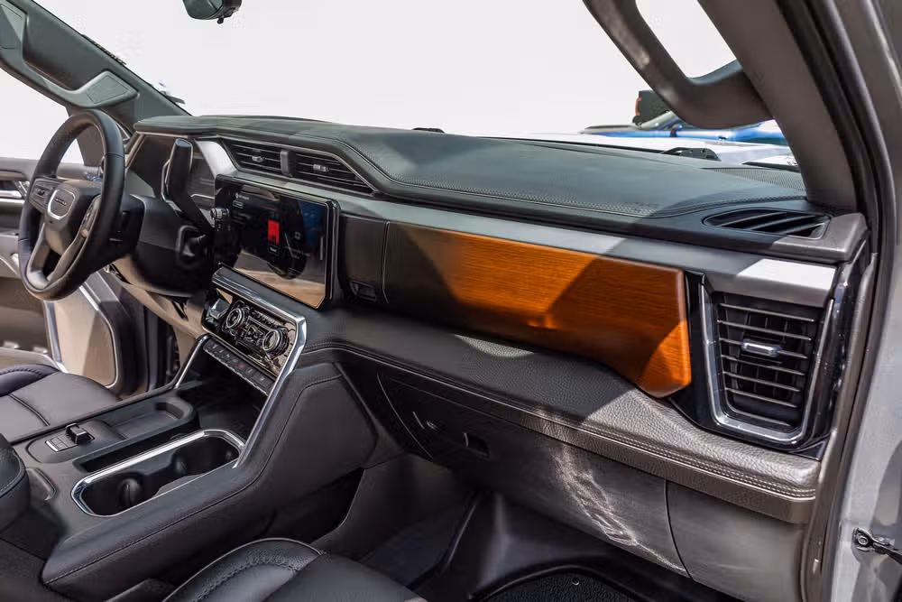 2025 GMC Sierra 3500HD Denali Reserve Crew Cab Image 18