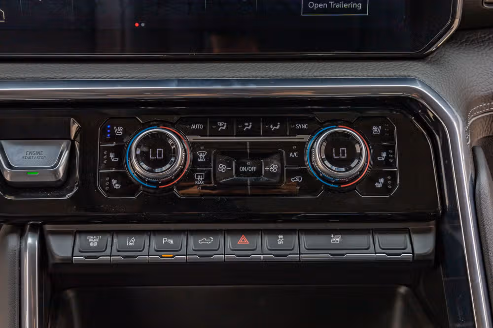 2025 GMC Sierra 3500HD Denali Reserve Crew Cab Image 27